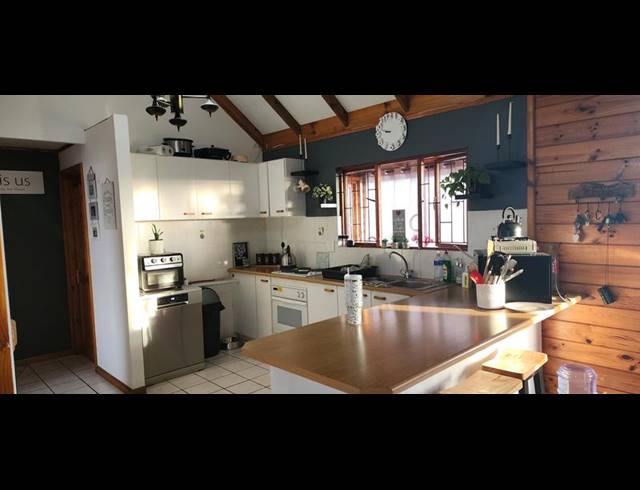 3 BEDROOM HOUSE FOR SALE IN KLEINBAAI
